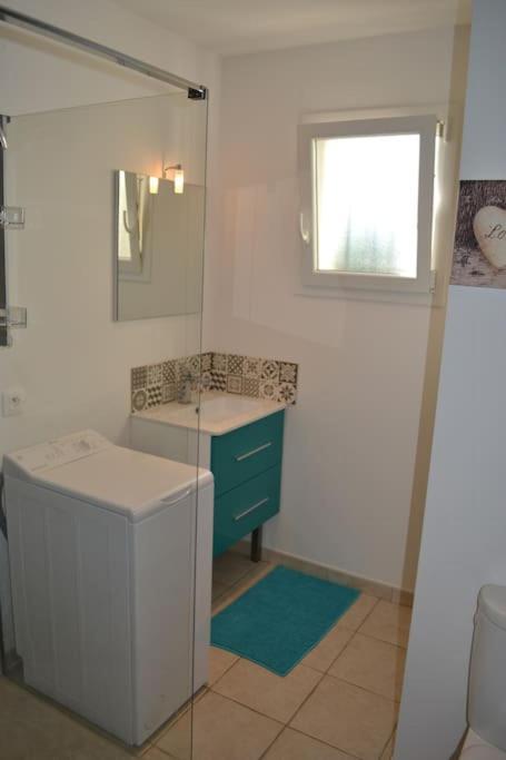 Joli Appartement Au Calme Entre Nimes Et Avignon Meynes Exterior photo